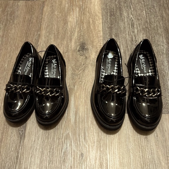 Girls black loafer - Picture 1 of 4